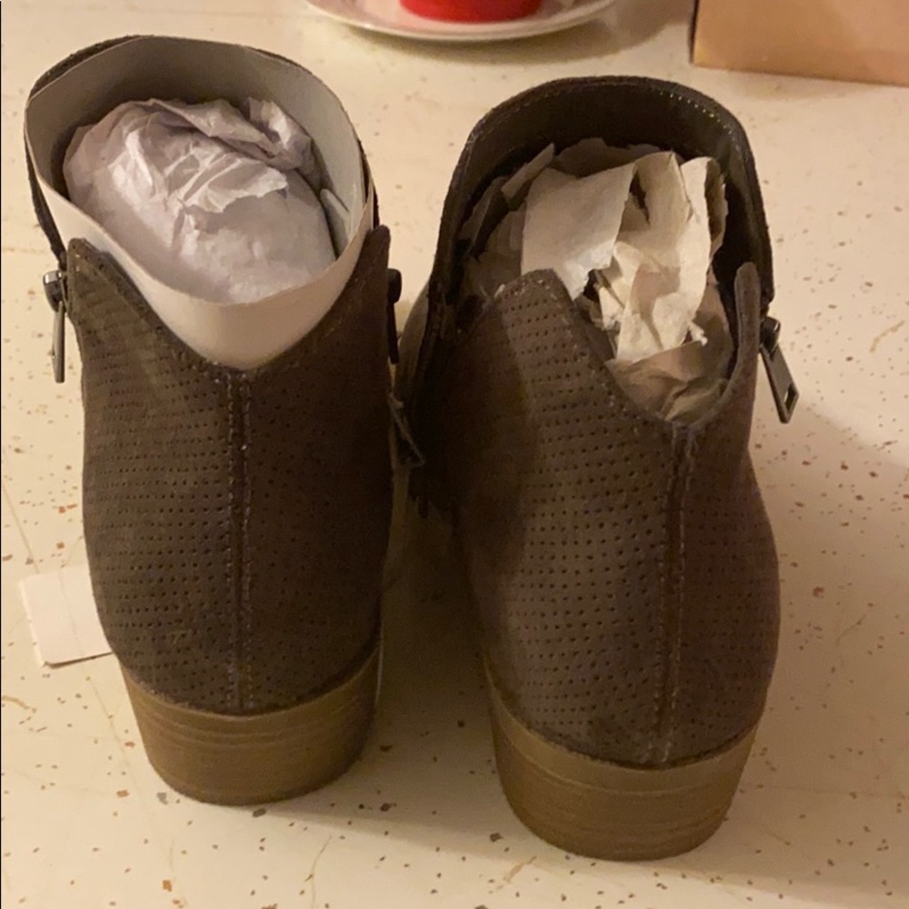 ANKLE BOOTS - Picture 2 of 3
